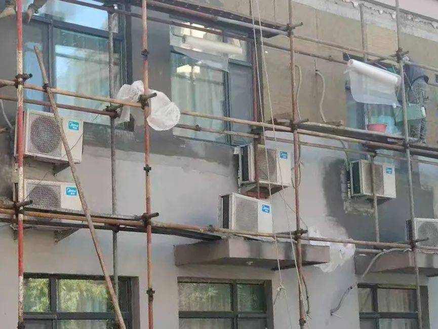 佳木斯市扎實(shí)開(kāi)展違規(guī)建筑保溫材料拆除推動(dòng)整治行動(dòng)縱深開(kāi)展（第二期）:保溫材料
